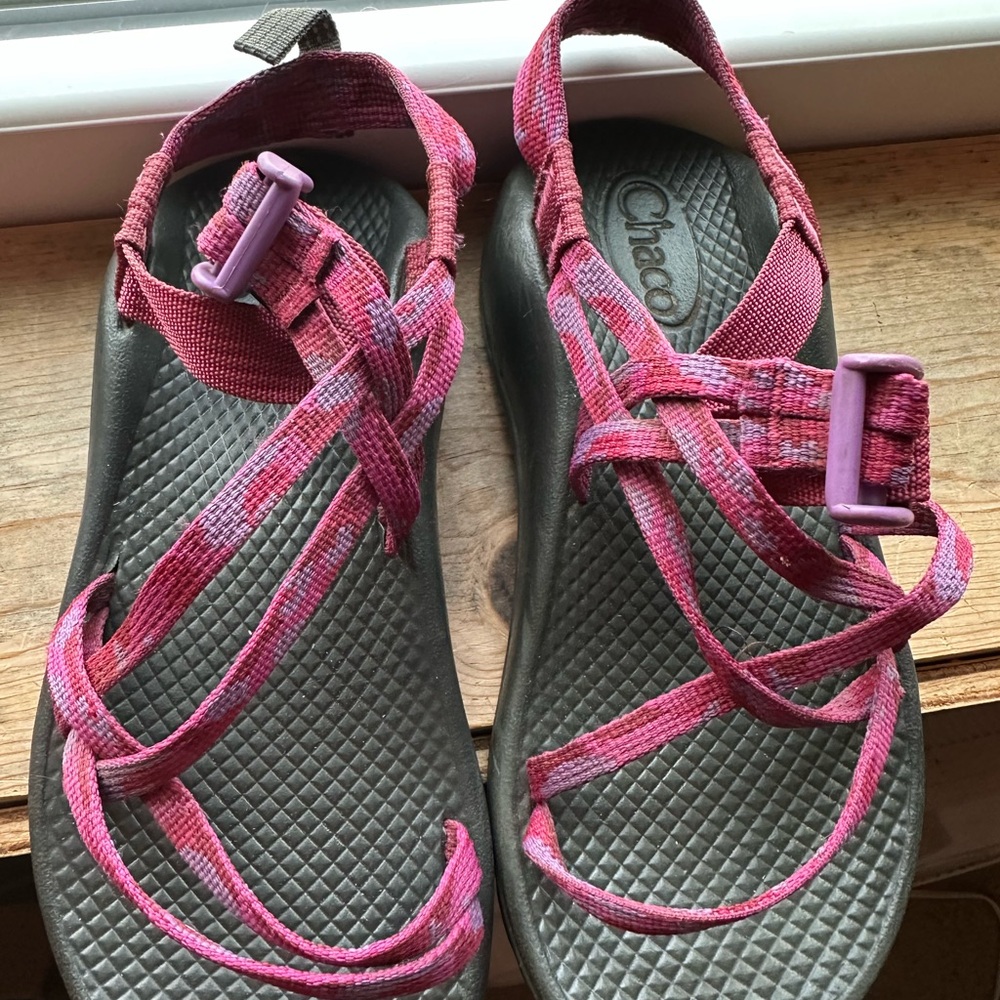 Chaco Girl’s Pink Patterned Strappy Sandals